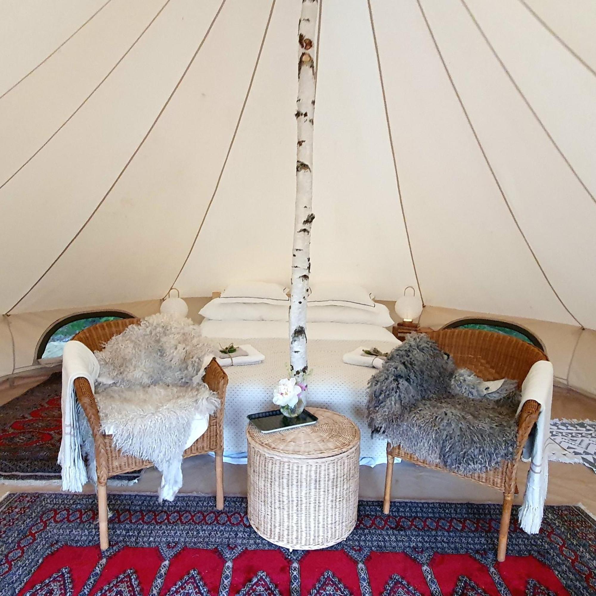 Skalbo Gardsglamping Hotel Jarvso Luaran gambar